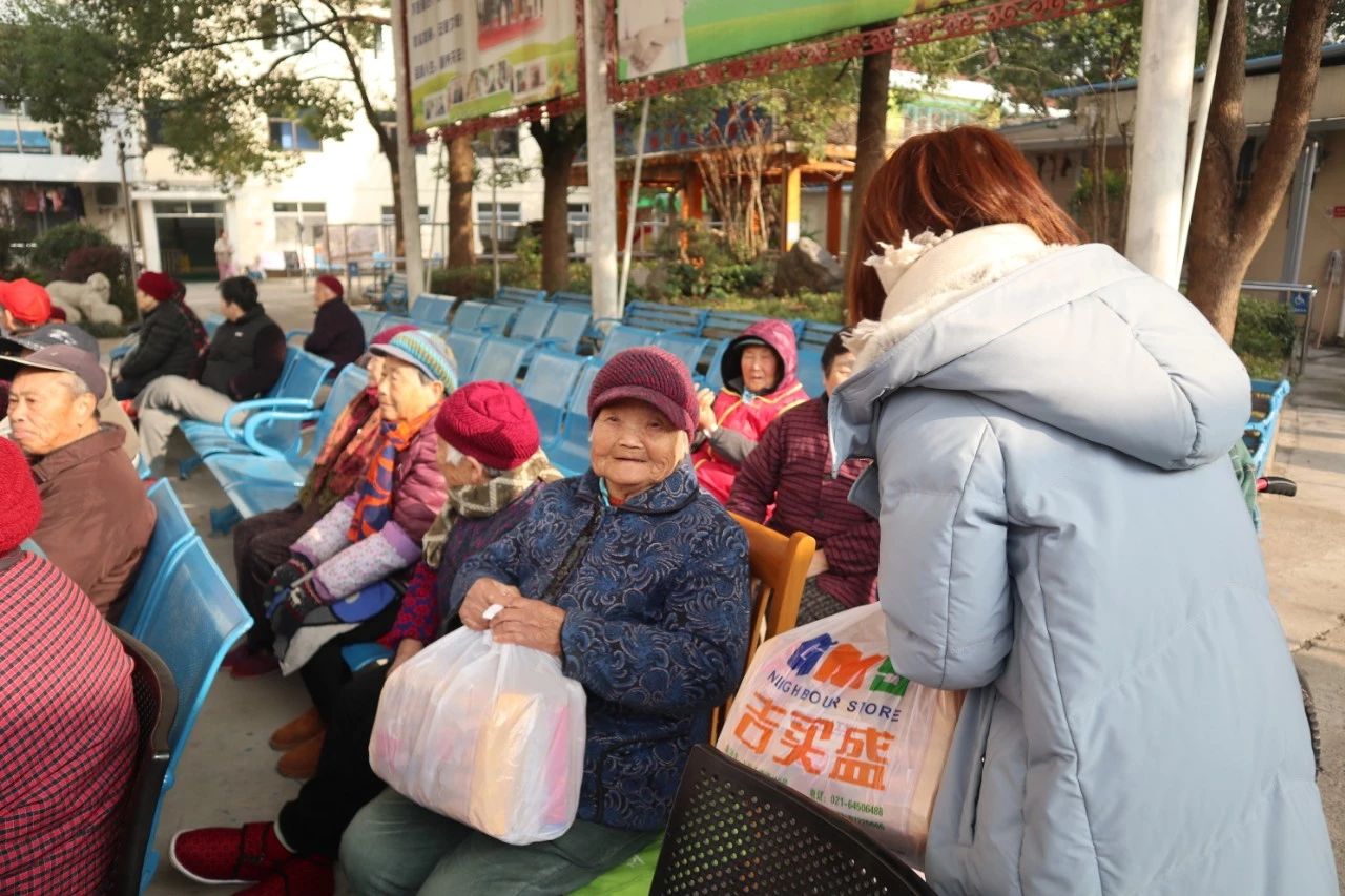 敬老爱老·传承美德 | 宝开跨年公益行——走进敬老院