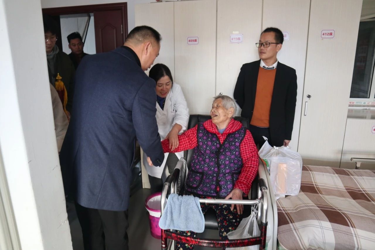 敬老爱老·传承美德 | 宝开跨年公益行——走进敬老院
