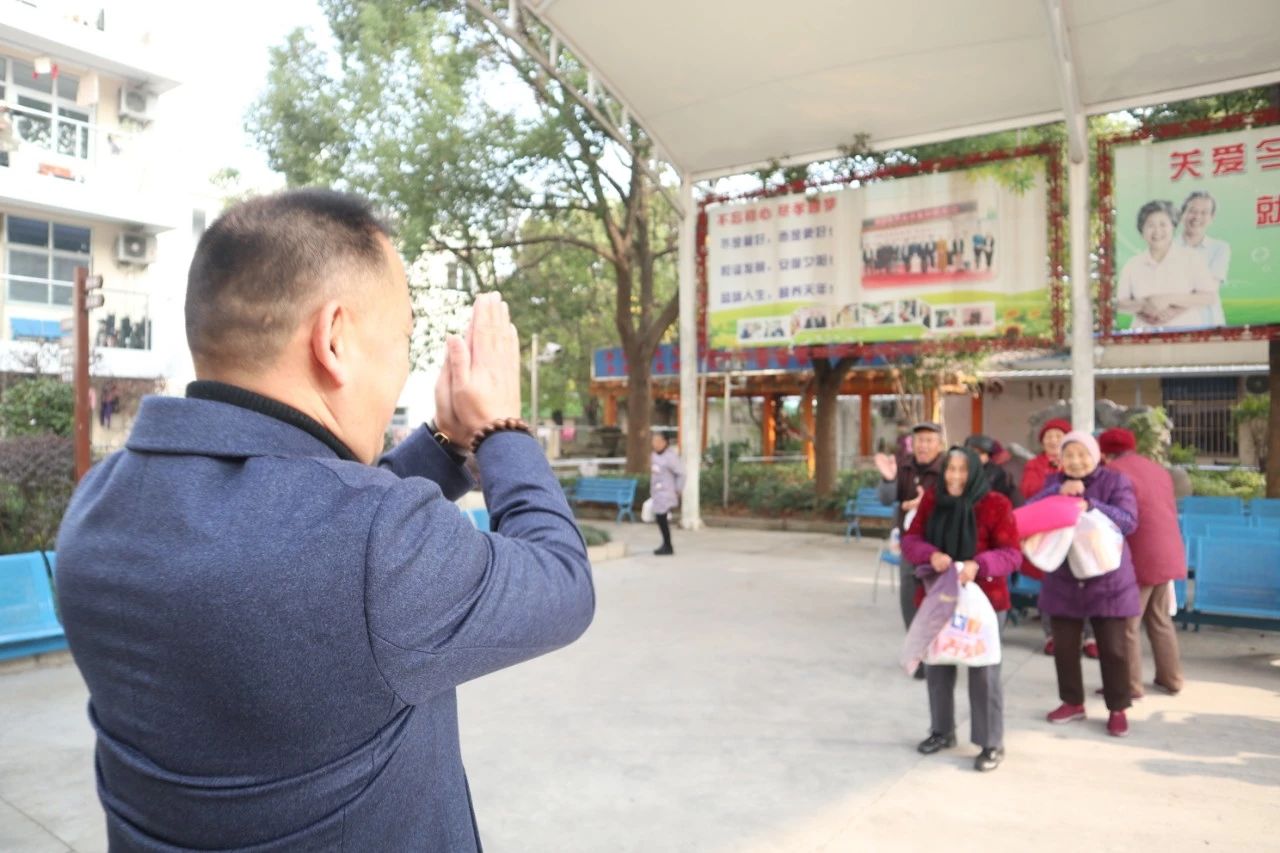 敬老爱老·传承美德 | 宝开跨年公益行——走进敬老院