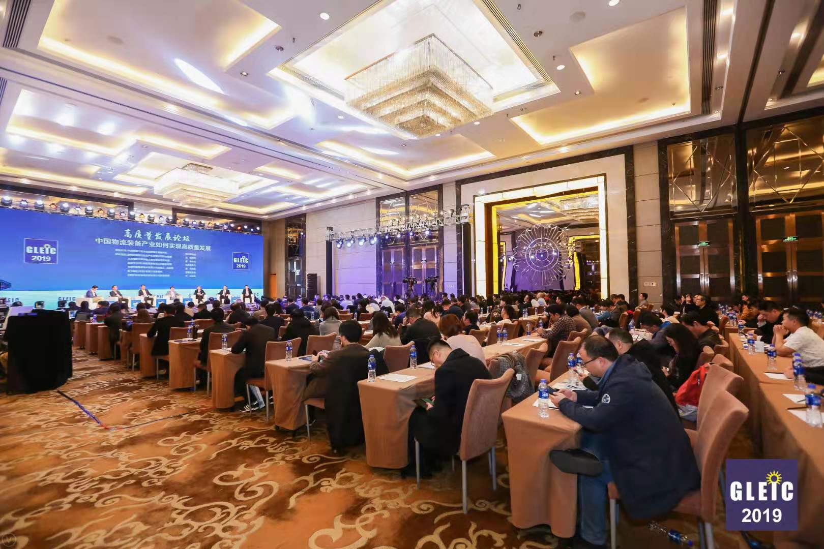 新闻 | 宝开荣获“物流装备产业产品技术创新奖”与“中国物流装备产业创新人物”两项荣誉