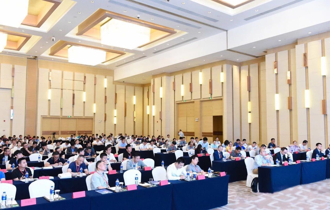 第8届大为服装物流高峰论坛 | 宝开常务副总裁王雷出席并致开幕词