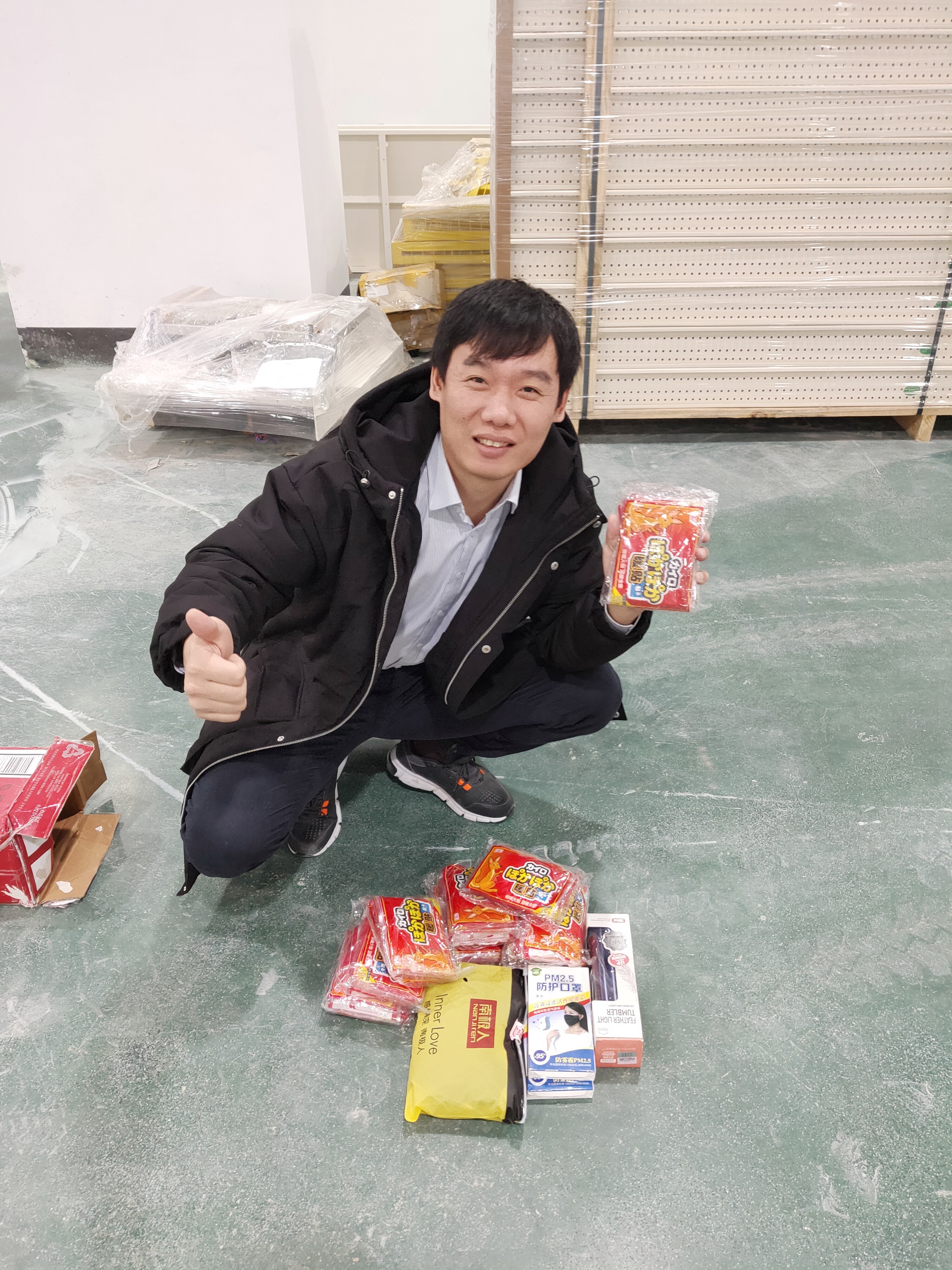 11月中旬，宝开工会组织开展“走一线、送温暖”关爱员工暖冬行动。