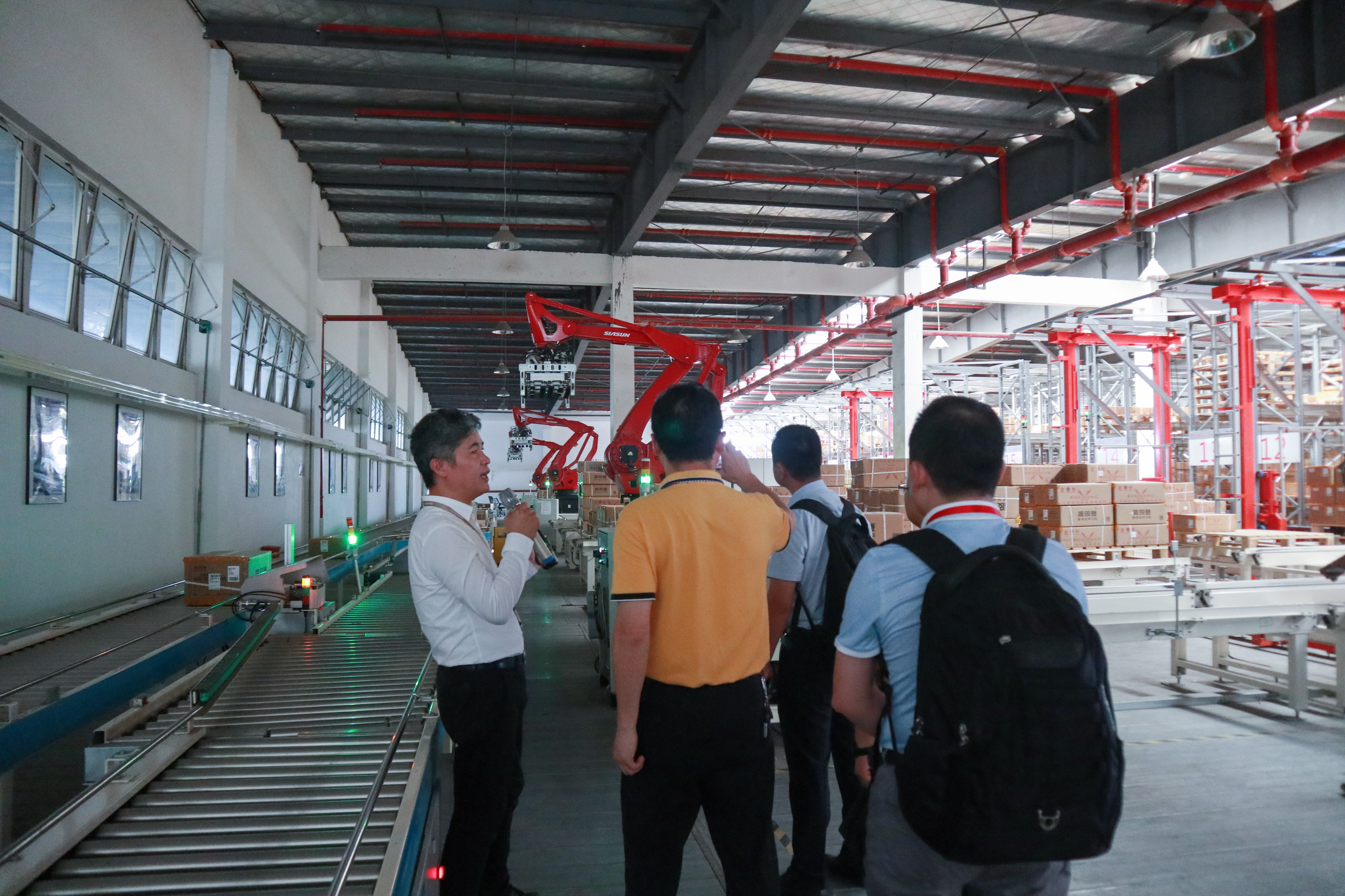 戴建国：我只是修路人 | FLA小秘书的GALTS 2018波司登集团中央智能配送中心参观之旅